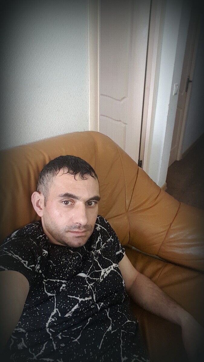  11338879  Armen, 41 ,    
