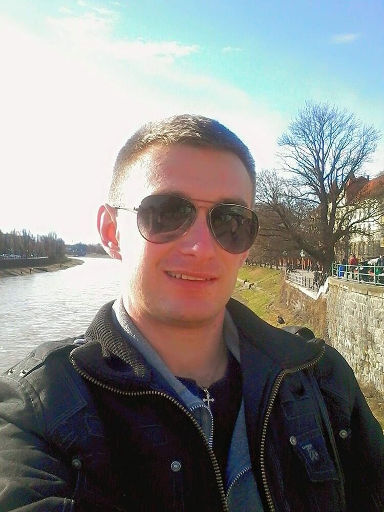  14744129  Szilard, 34 ,    