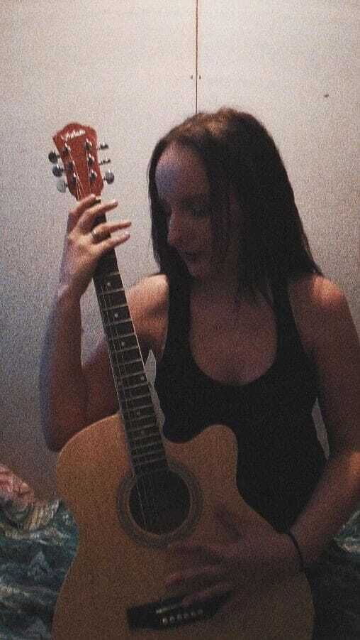  52163099  Elena, 31 ,    