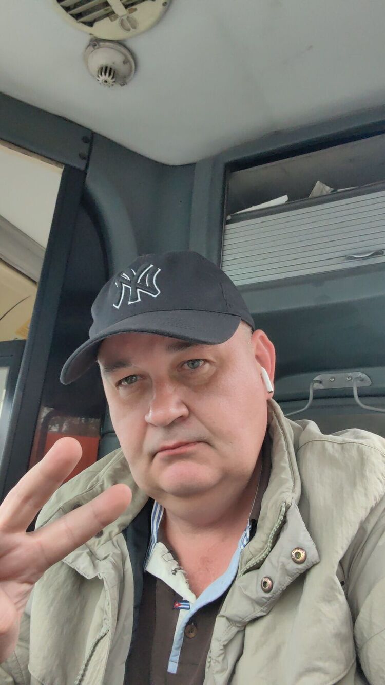  42586329  , 43 ,    