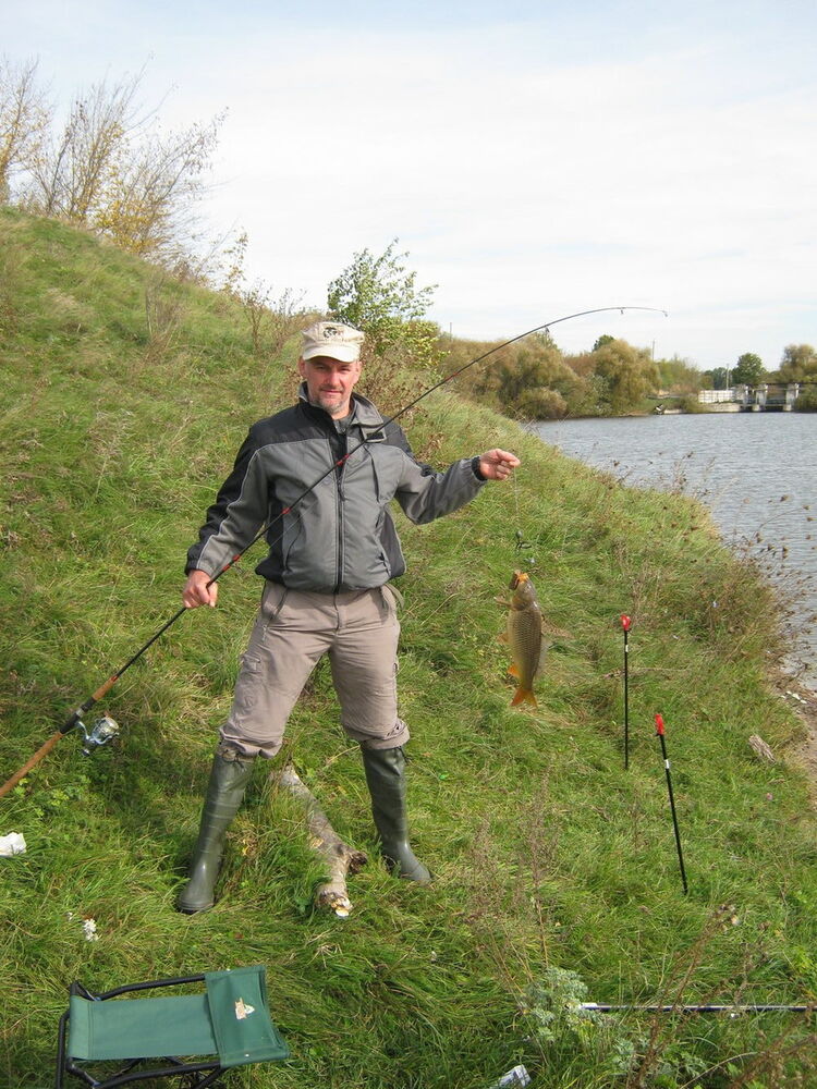  19516119  Maik, 51 ,    