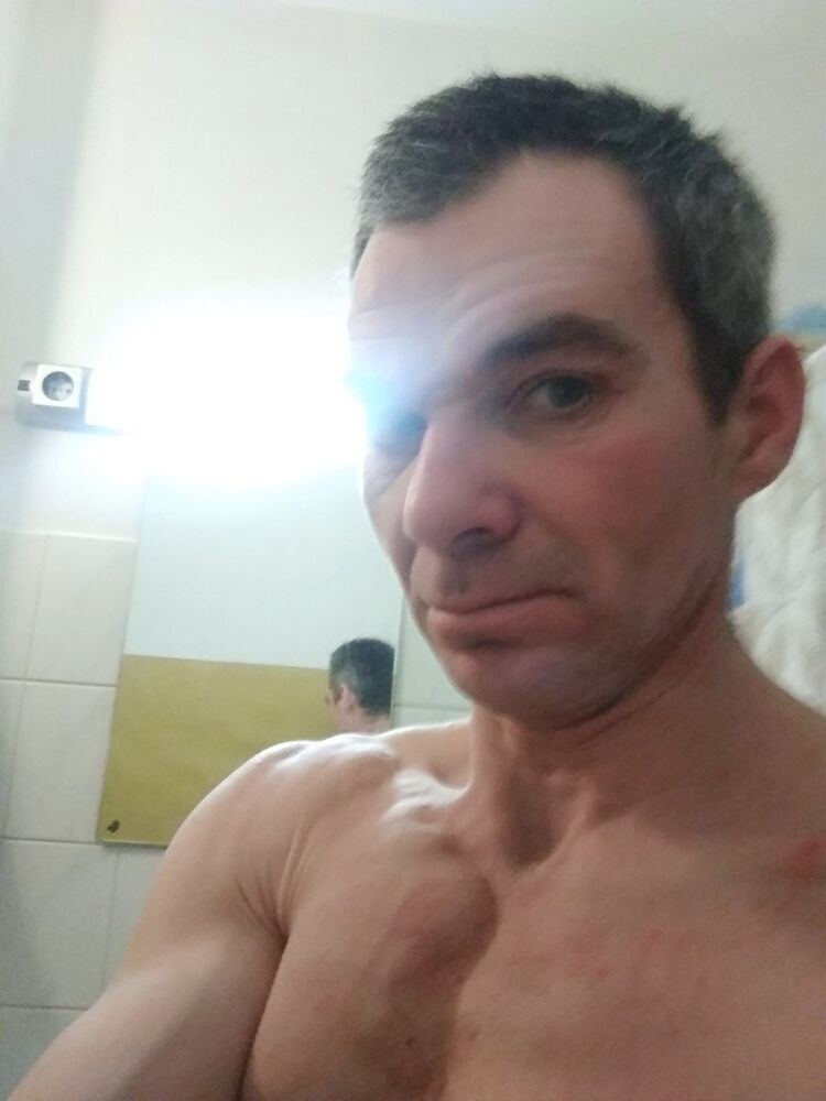  ,   Robert, 48 ,   