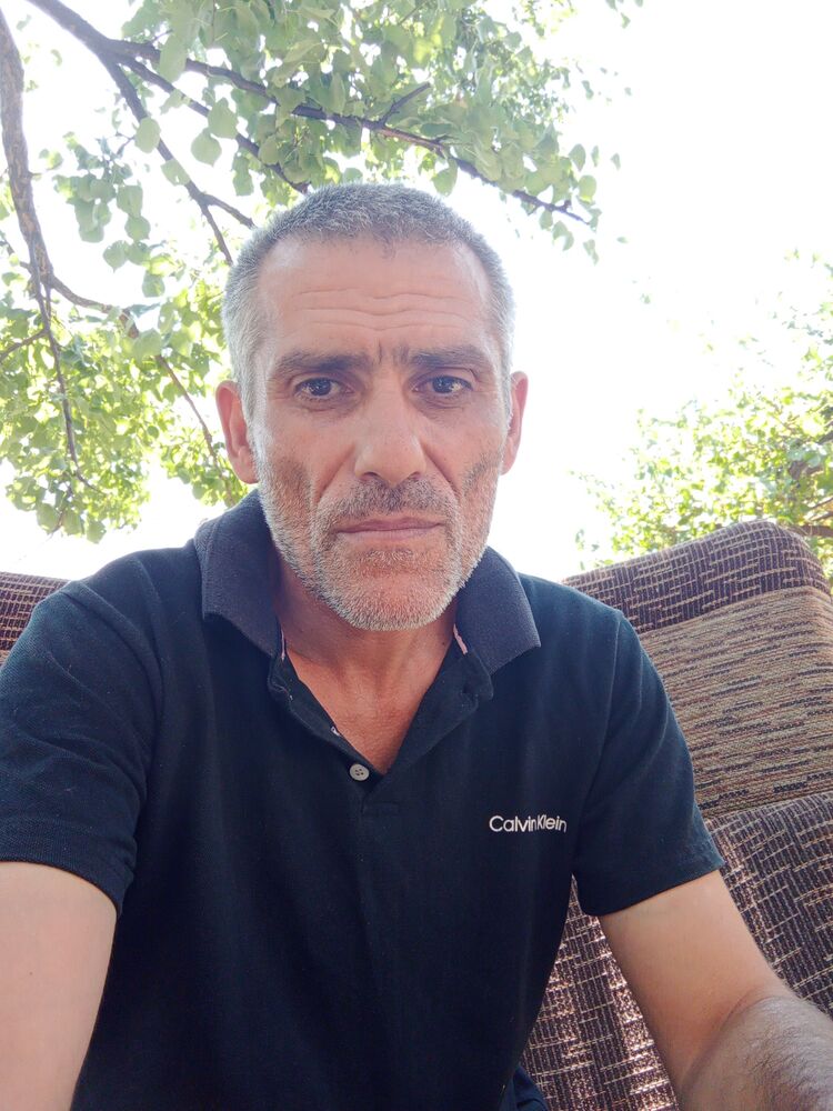  45113659  Arsen, 49 ,    