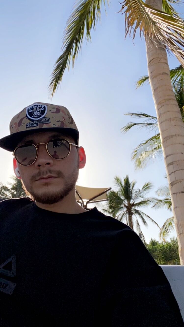  45038849  Arman, 30 ,    