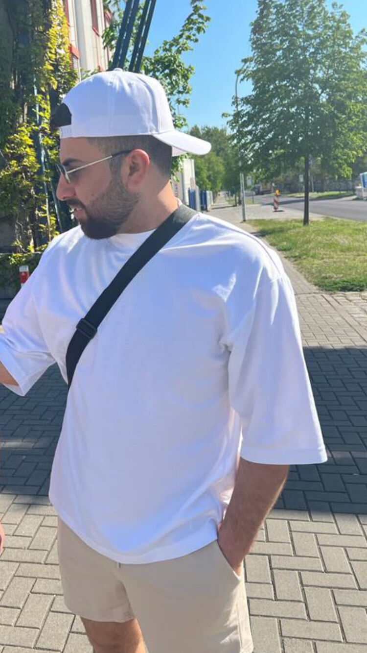  37887819  Belal, 32 ,    