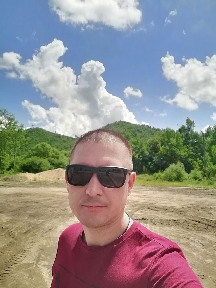  27626139  Robert, 37 ,    