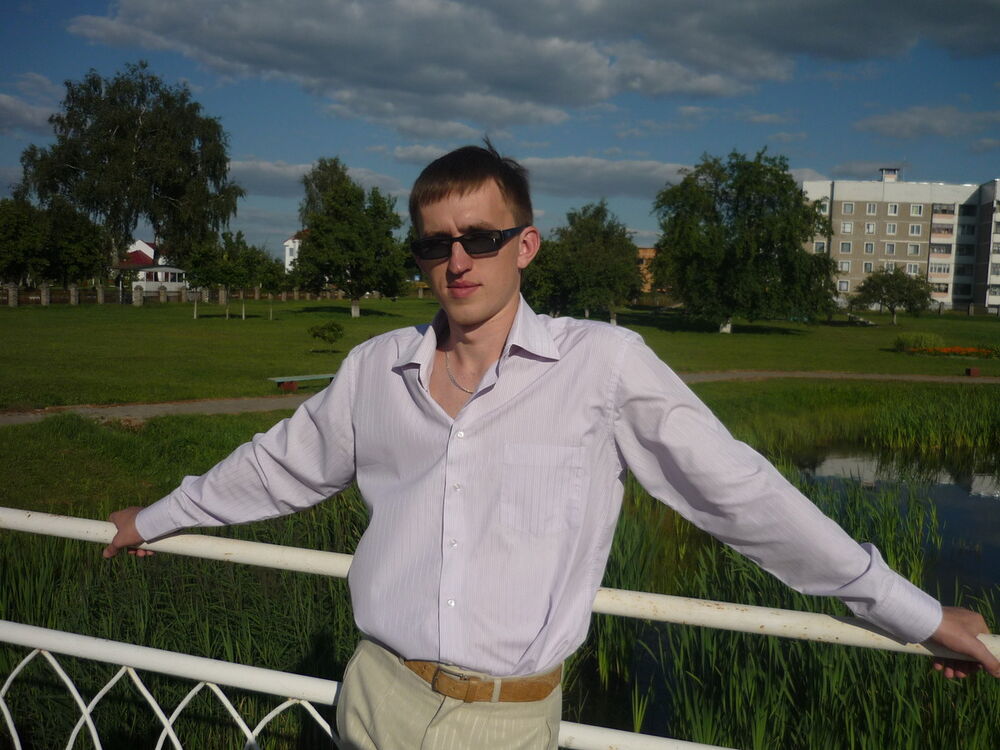 ,   Alex, 39 ,   