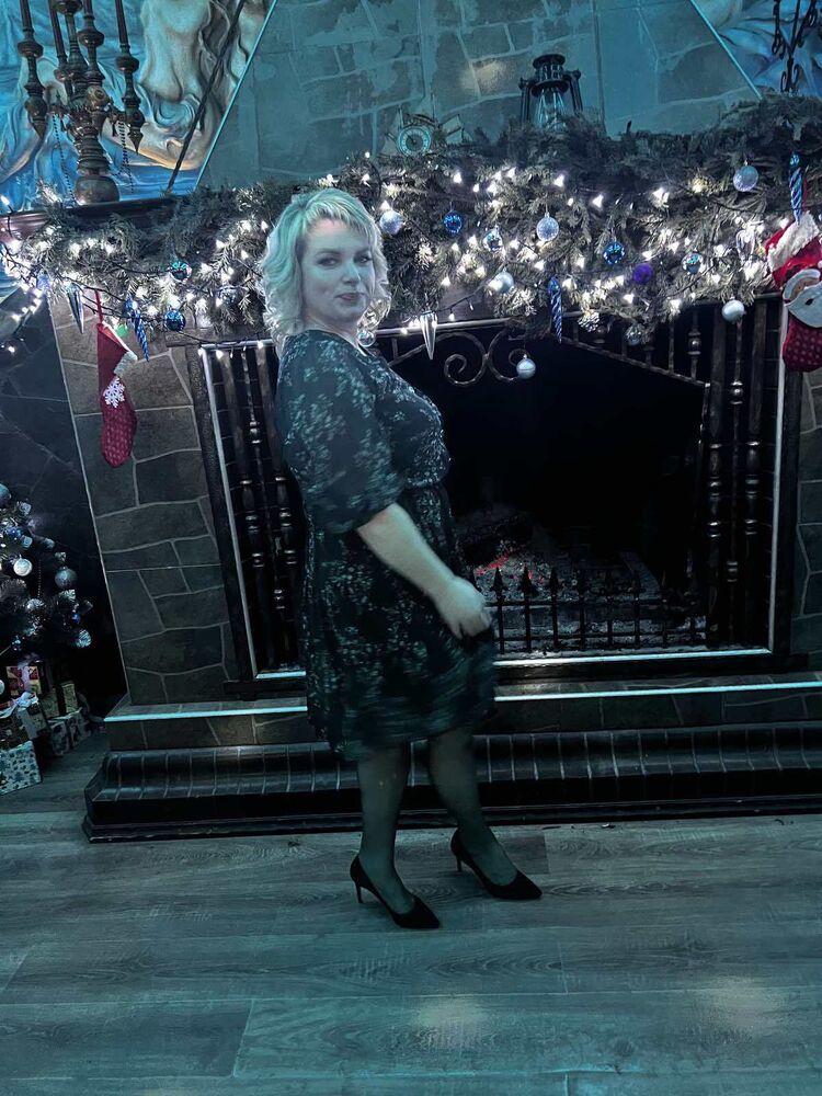  Alizay,   , 43 ,   