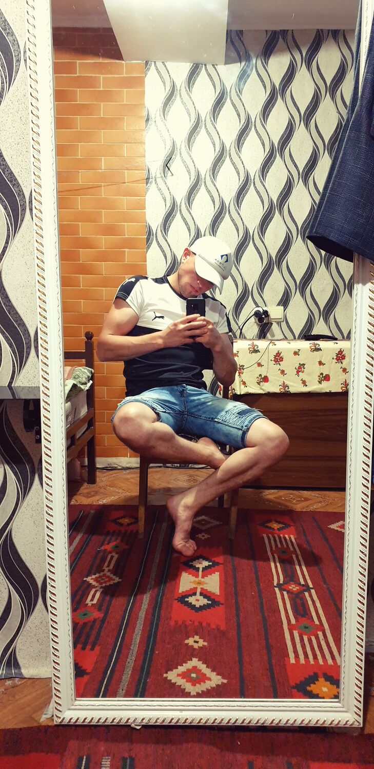  ,   Ionel, 27 ,   ,   