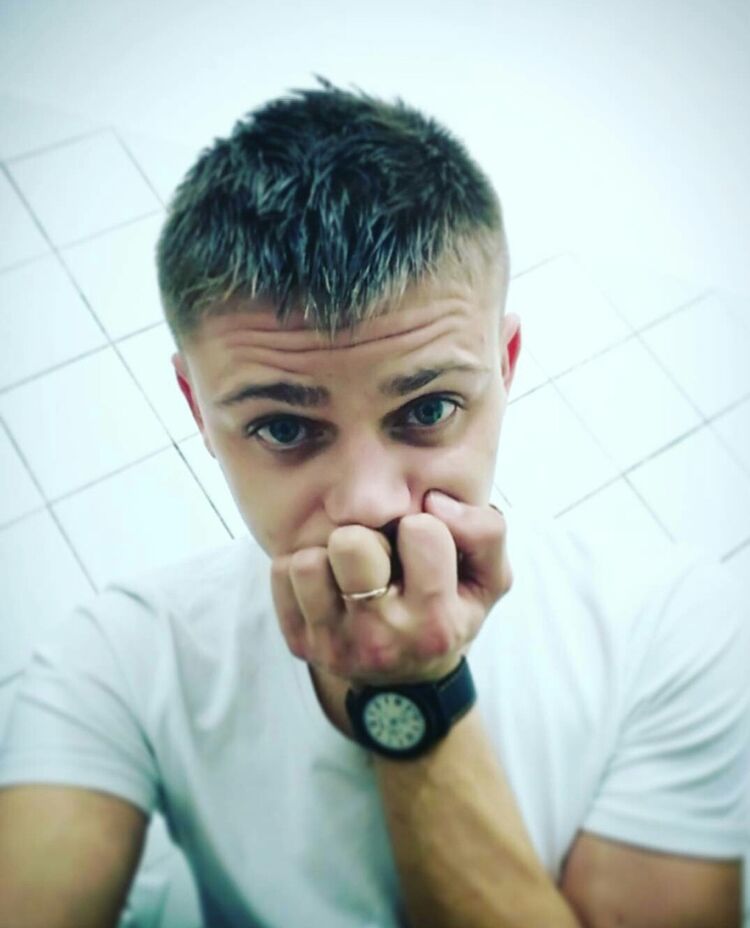  ,   Denis, 33 ,   ,   , c 