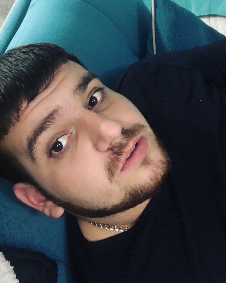  ,   Artur, 35 ,   ,   , c 
