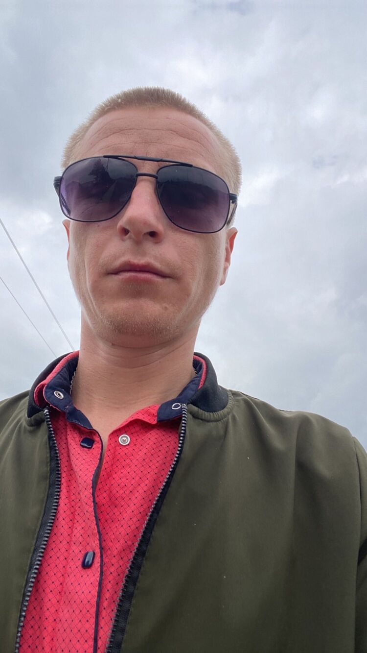  ,   Denis, 32 ,   ,   , 