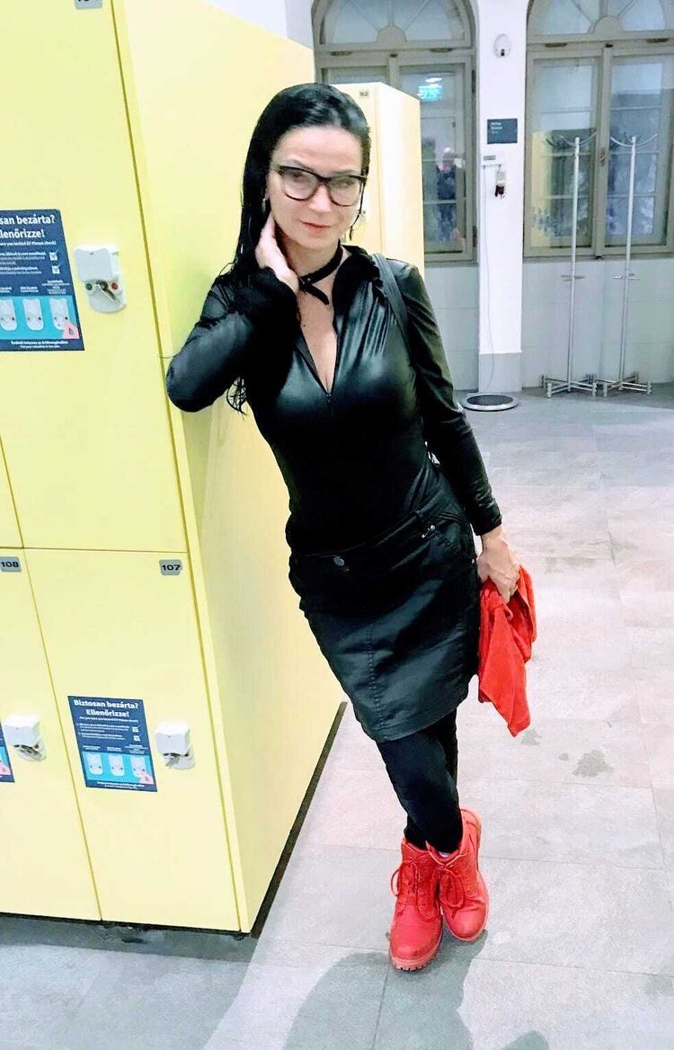  35706549  Julja, 49 ,    
