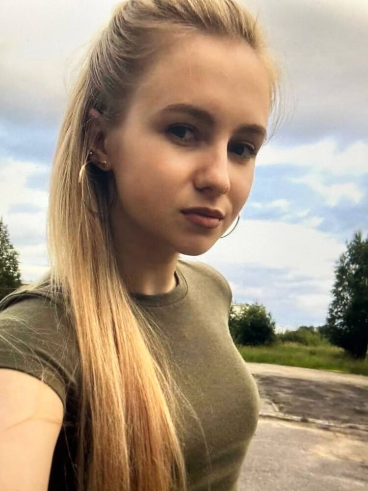  52873609  , 32 ,    