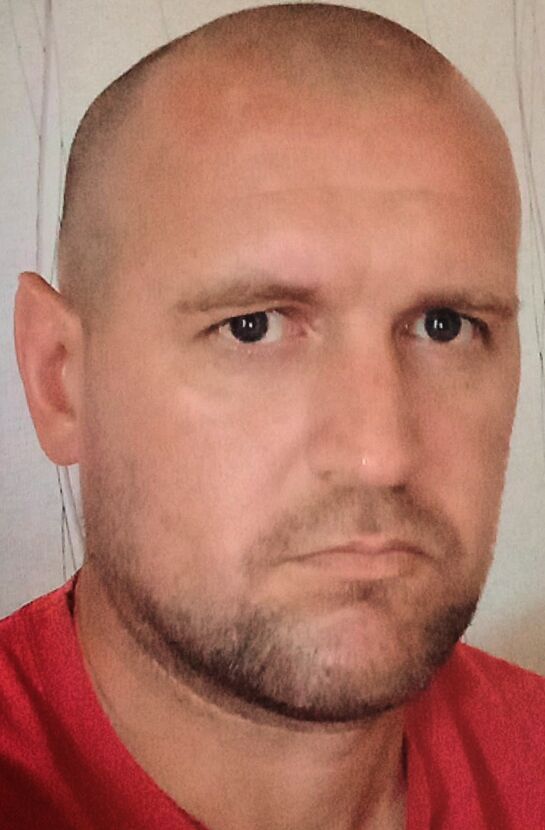  ,   Artur, 40 ,   ,   , c , 