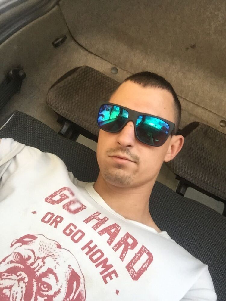  22512309  Fedor, 26 ,    
