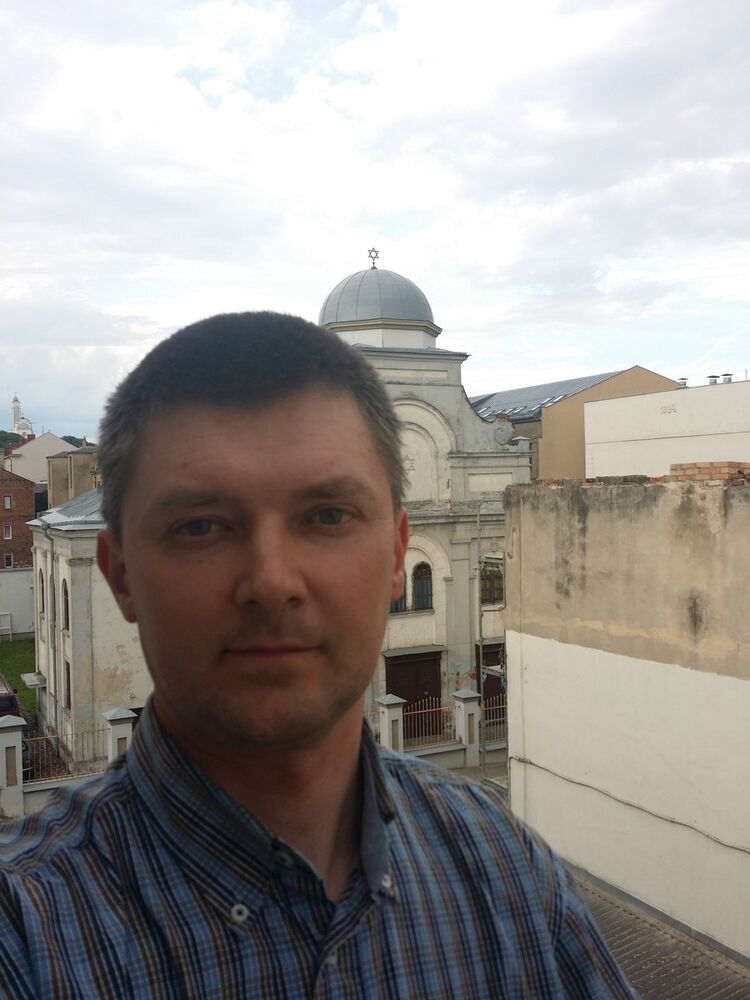  9769559  Darius, 48 ,    