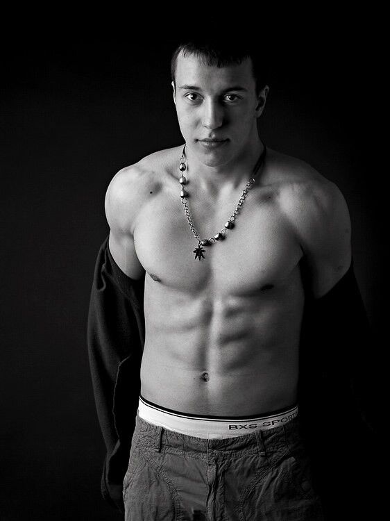  ,   Dominik, 33 ,   ,   , c 