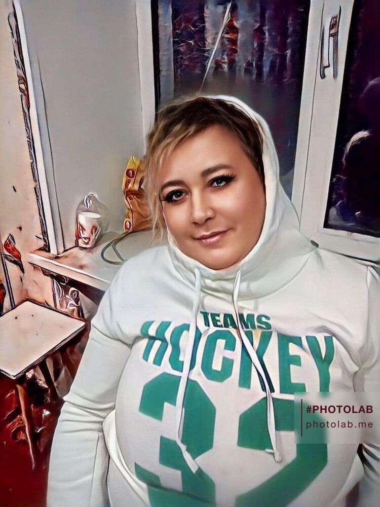  40107399  Elena, 42 ,     