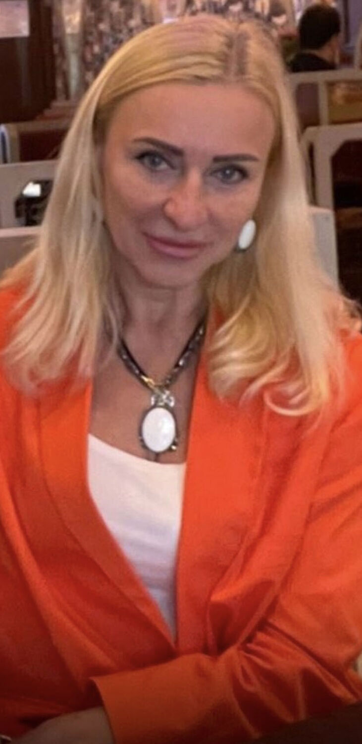  Burghausen,   , 61 ,   c 