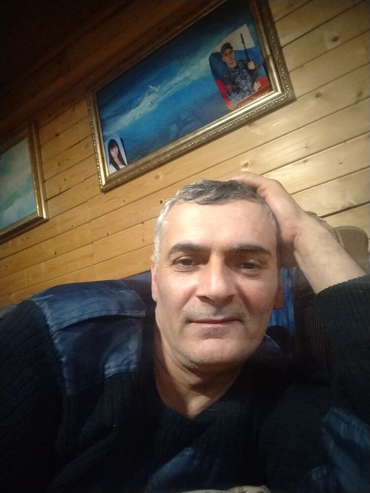  41982829  Devid, 48 ,    