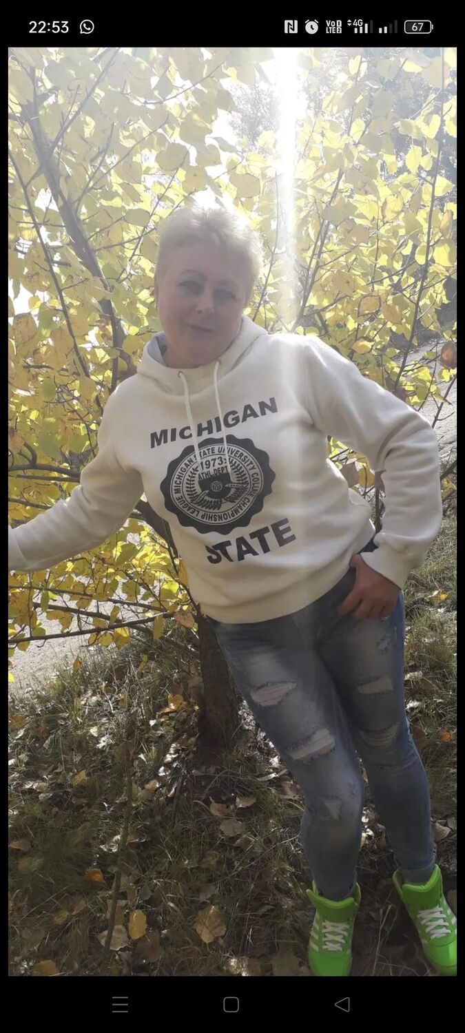  ,   Alla, 48 ,   ,   