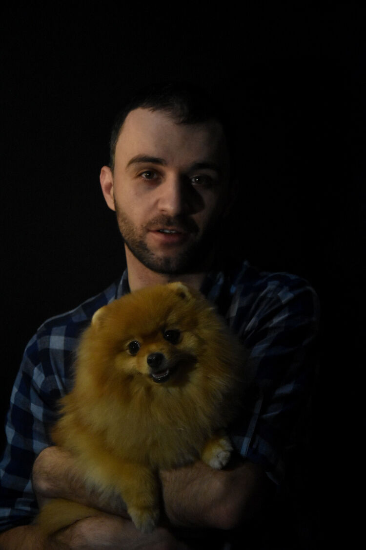  52085519  Anton, 37 ,    