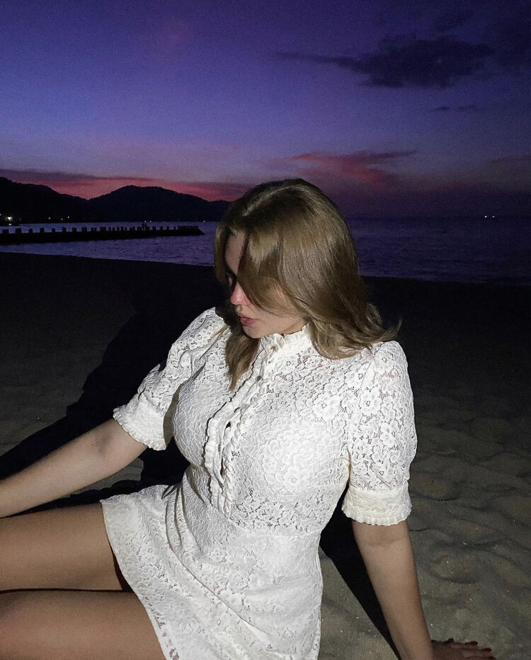  ,   Aline, 24 ,   , 