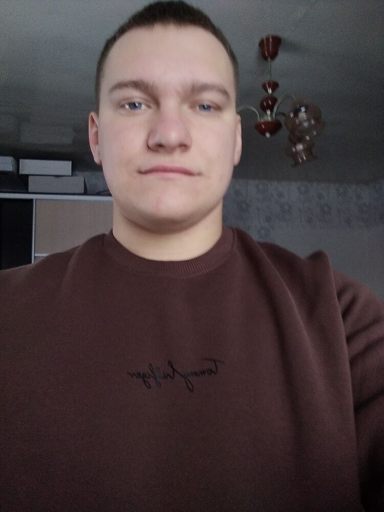  25126759  Viktor, 27 ,    