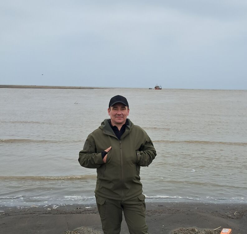  54475539  Ilya, 45 ,    