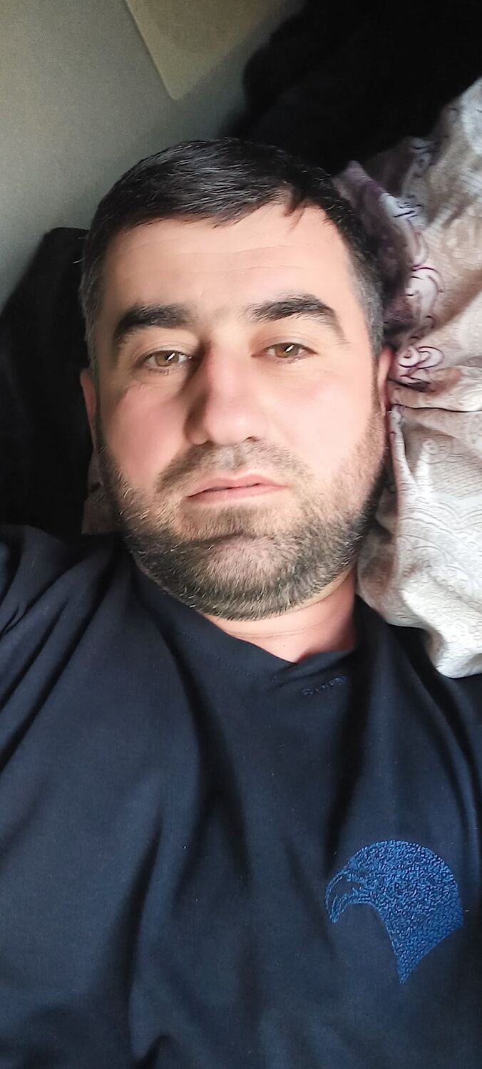  42930229  , 37 ,    