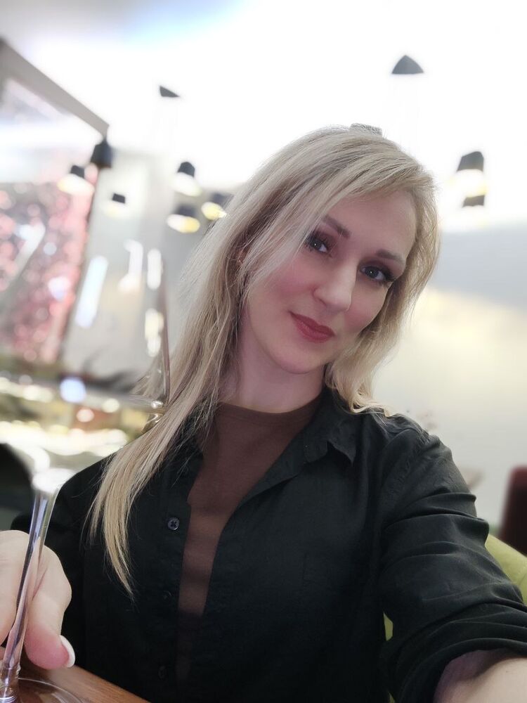  53998379  Anna, 38 ,    