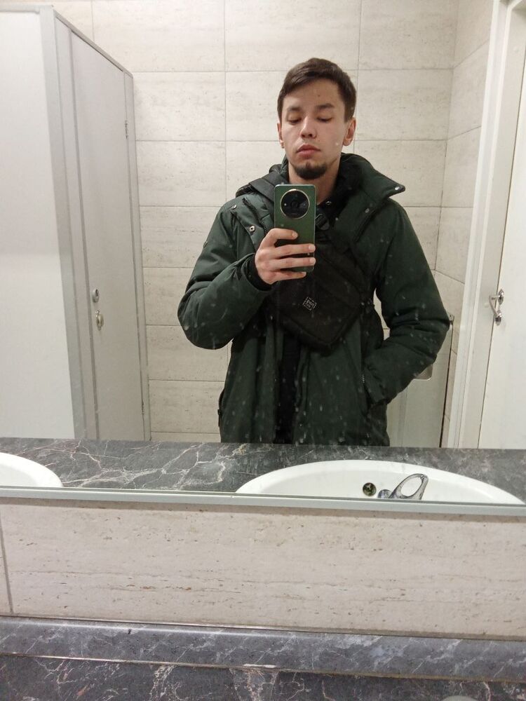 52623549  Artur, 27 ,    -