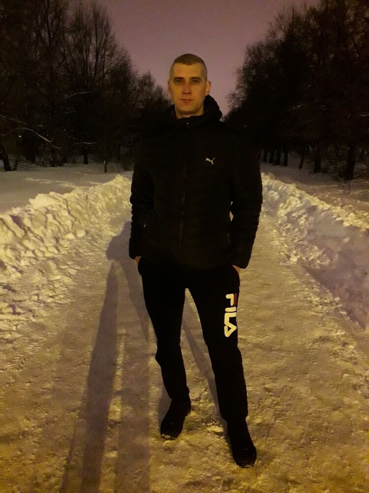  15589019  Yaroslav, 45 ,    