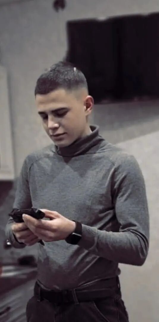  36744119  Aleksandr, 21 ,    