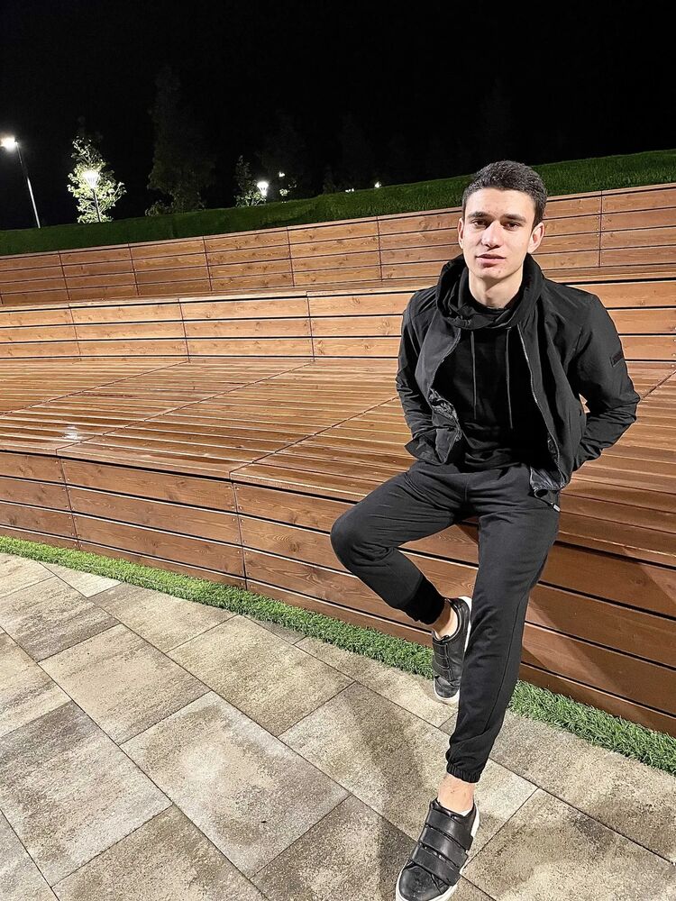  ,   Anton, 25 ,   ,   , c 
