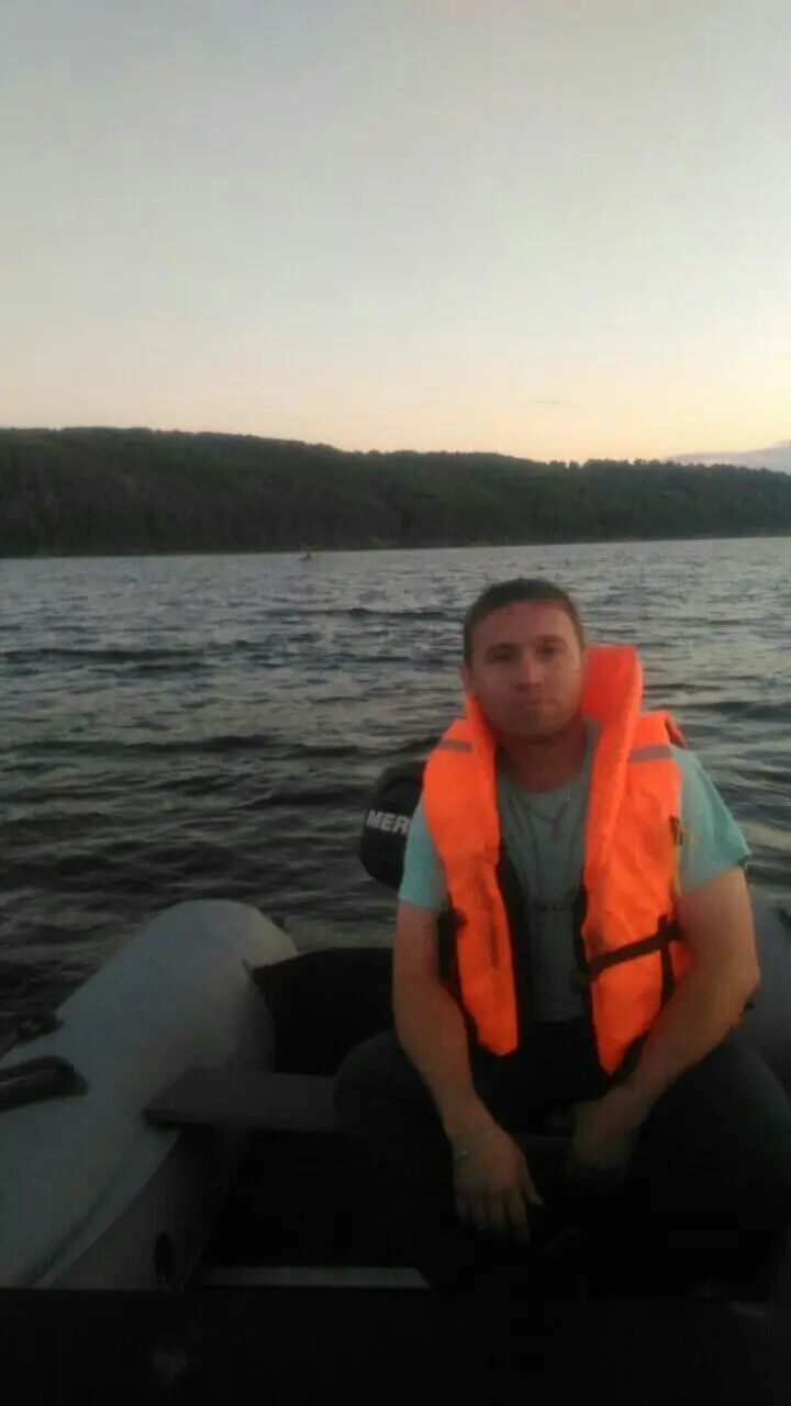  ,   Ruslan, 42 ,   ,   , c 