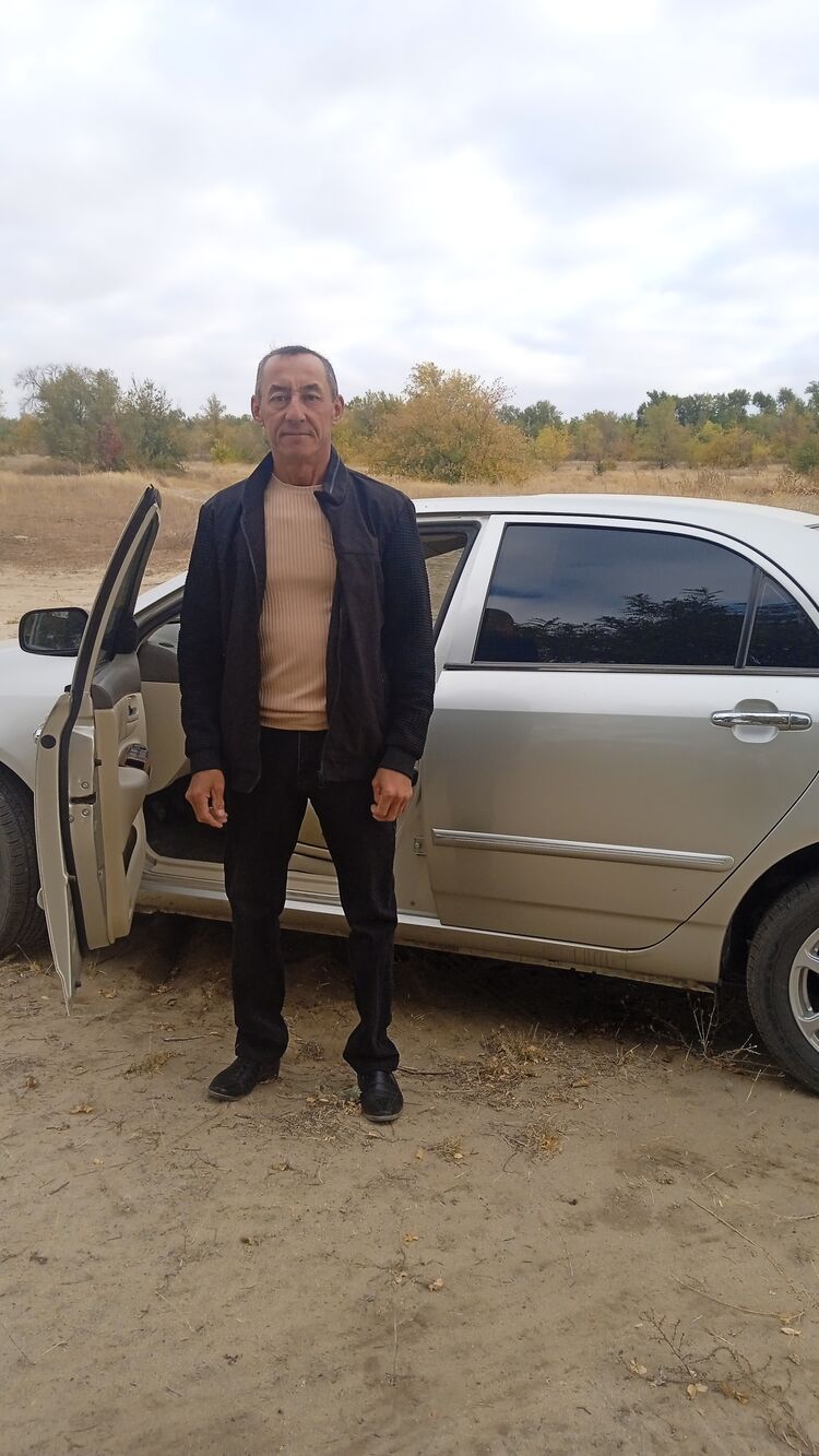  46731779  Sergei, 49 ,    