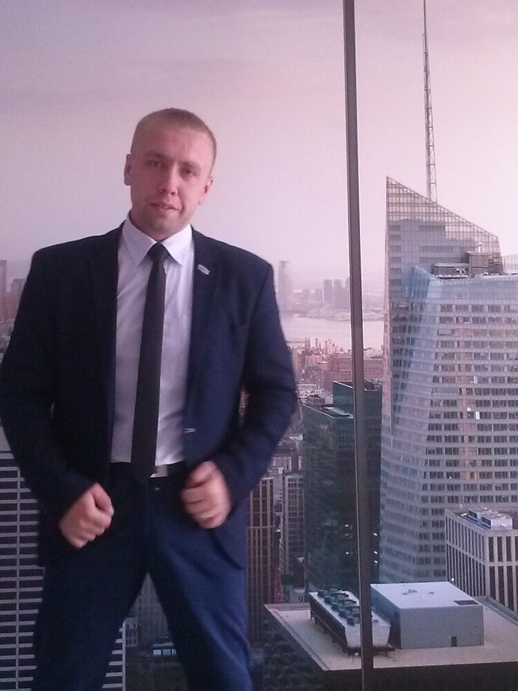  ,   Denis, 39 ,  