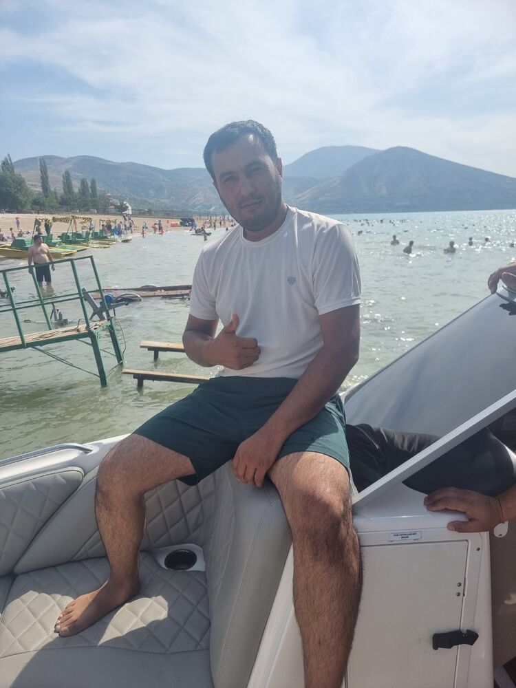  43883359  Sharobiddin, 36 ,    