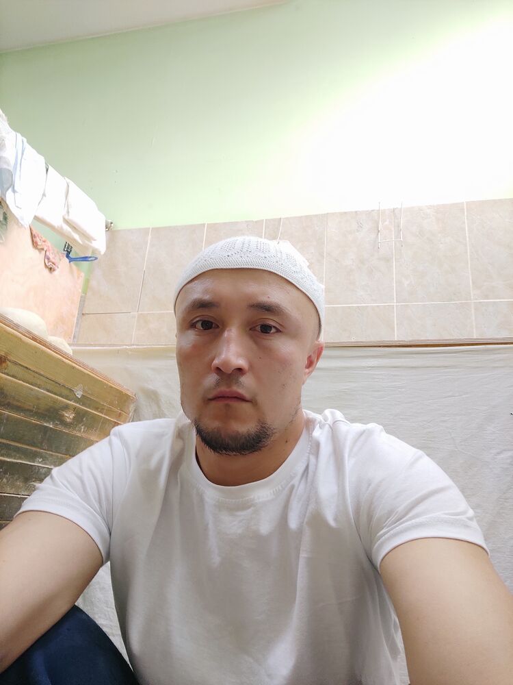  32931379  Abdurauf, 33 ,    