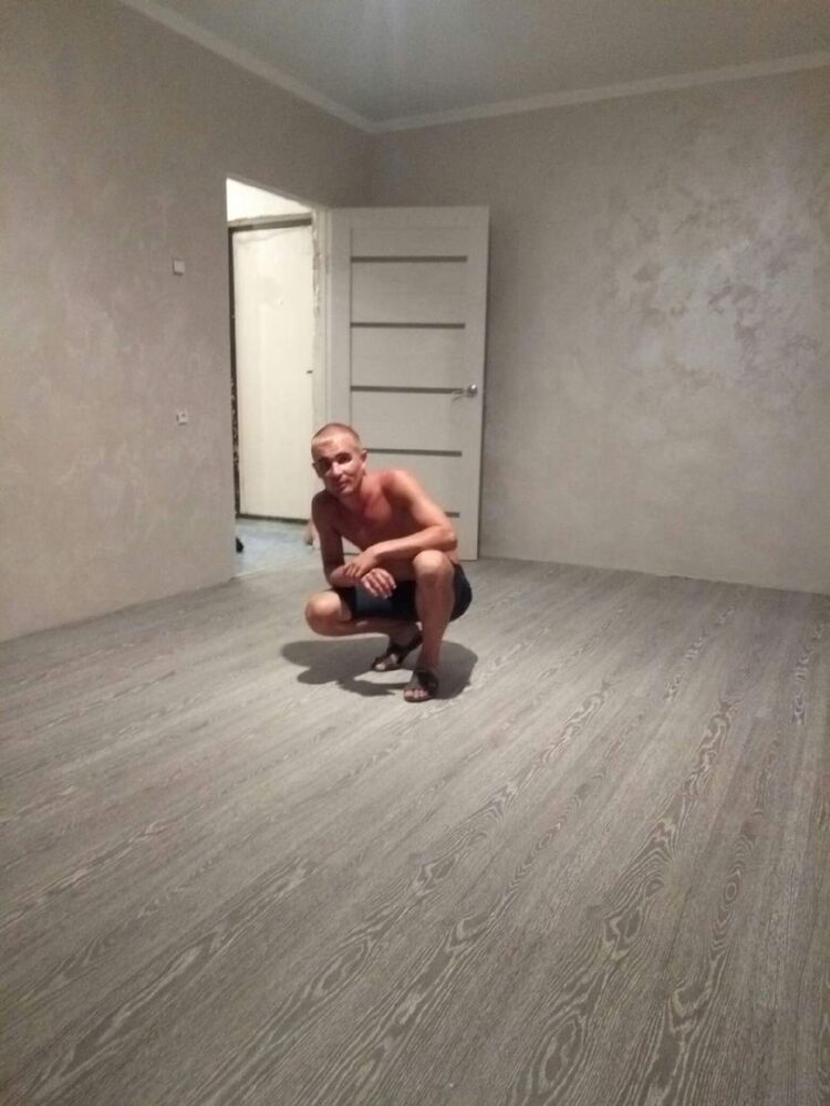  ,   Lyokha, 35 ,   c 