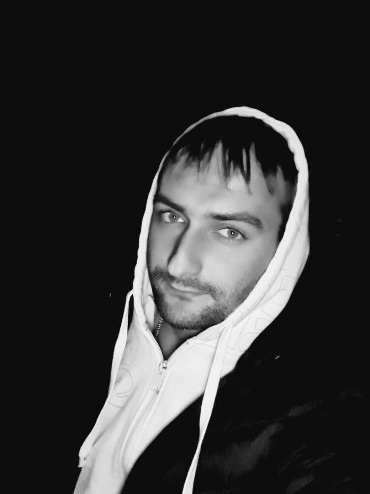  ,   Vladislav, 27 ,   ,   