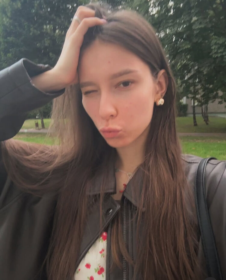  54114239  Yana, 21 ,    