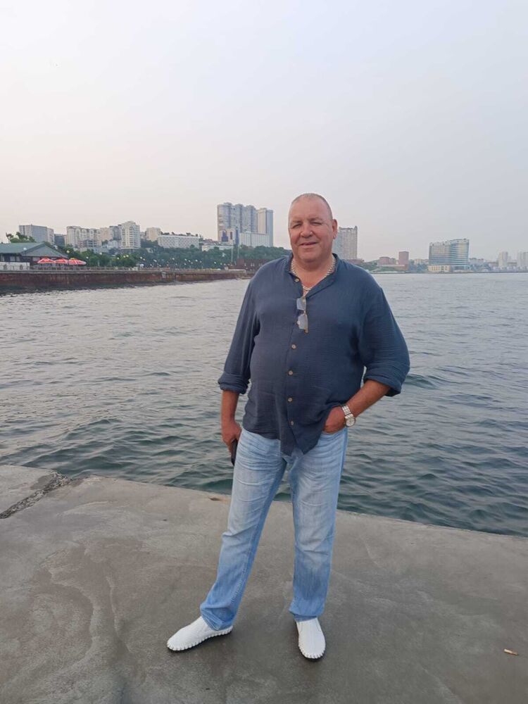  48160599  Oleg, 55 ,    