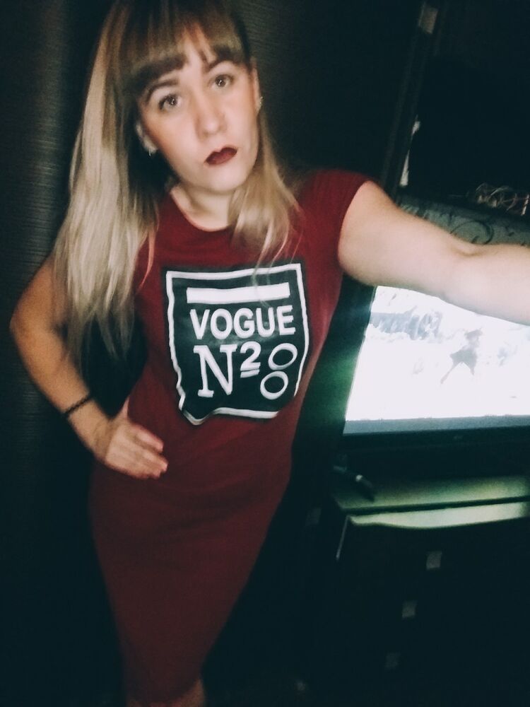  ,   Julia, 35 ,   ,   , c 