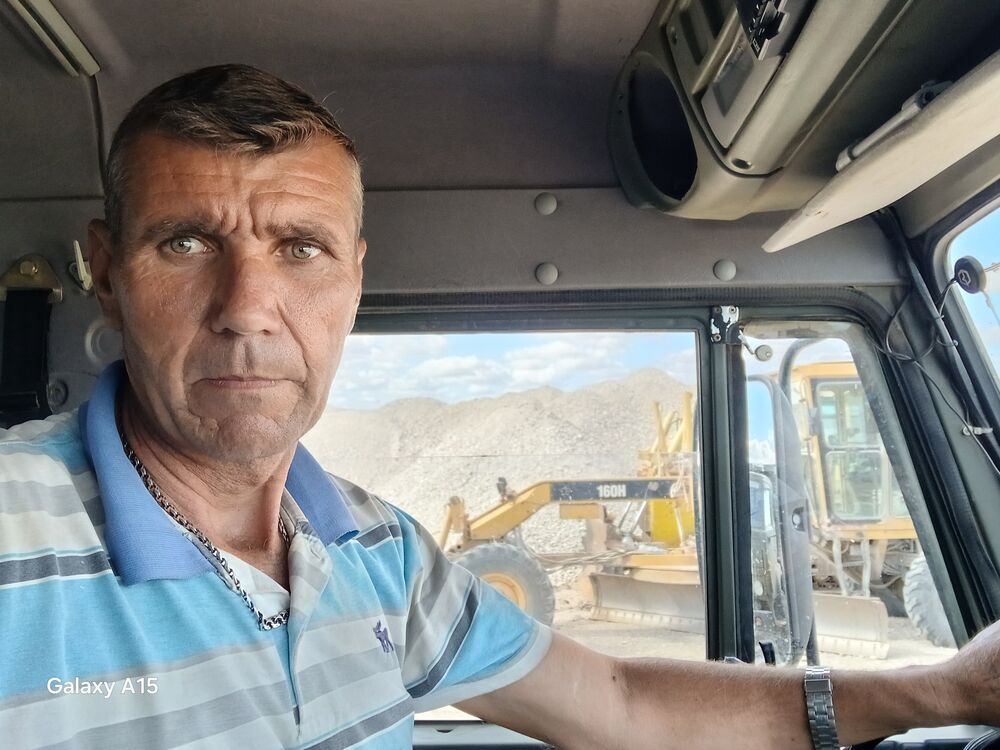  46681579  , 52 ,    