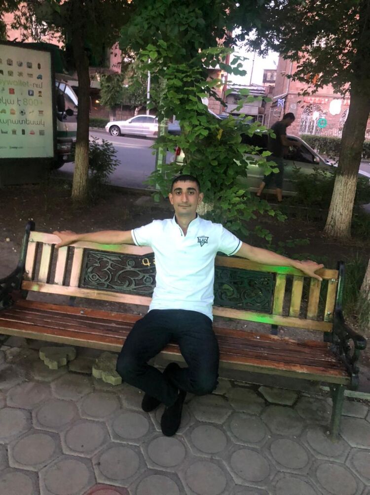  30433999  Armen, 34 ,    