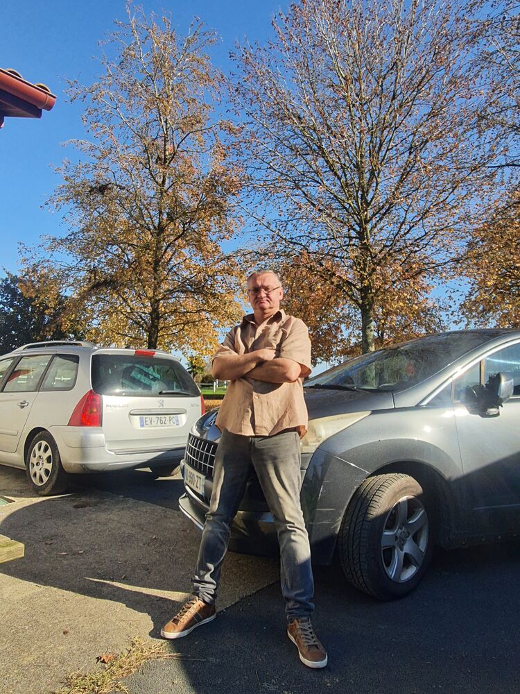 ,   Ardis, 52 ,   ,   