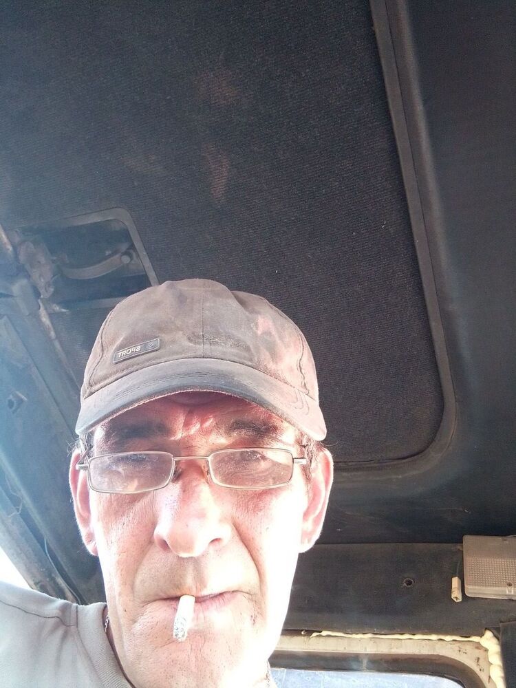  38147009  Vladimir, 52 ,    -